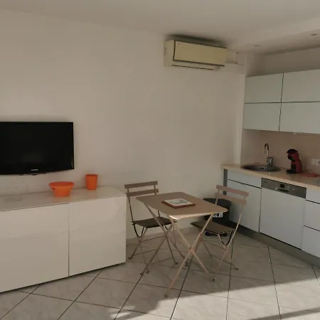 Les Pins 2p Le Tropique Apartamento *