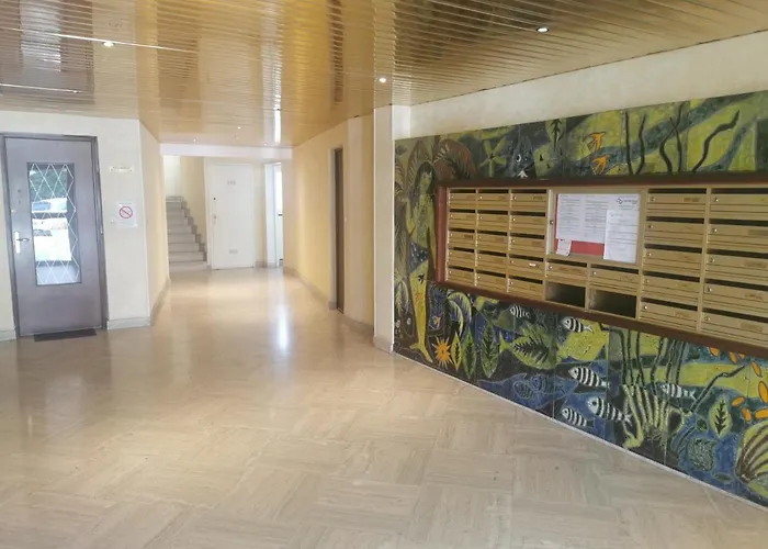 Les Pins 2p Le Tropique *